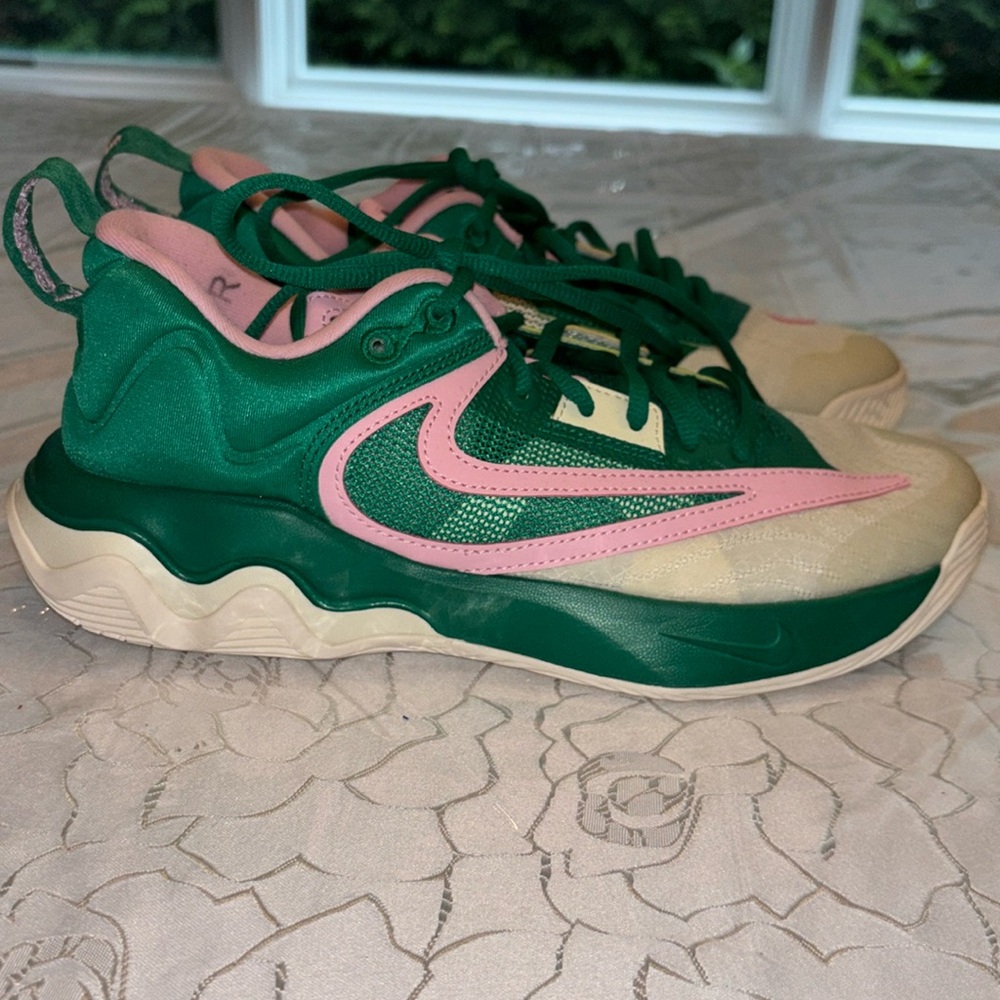 Brand new Nike Giannis green/ pink/ivory sneakers size 7.5 men!